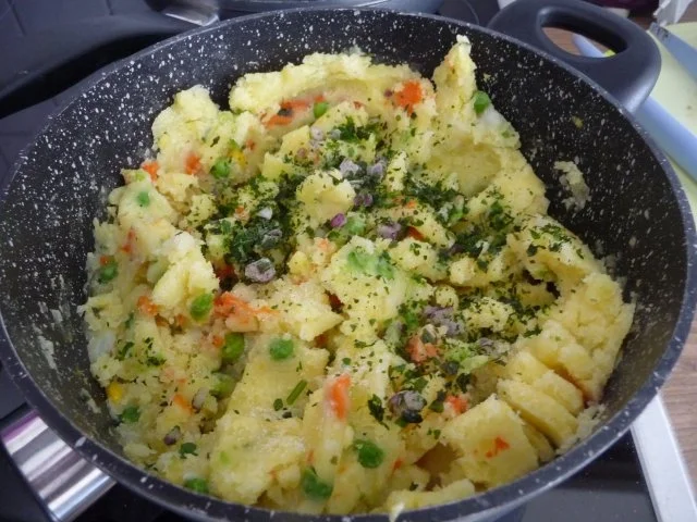 Resteverwertung : ... vom Veggi-Braten dazu bunten Kartoffelbrei - Rezept - Bild Nr. 4