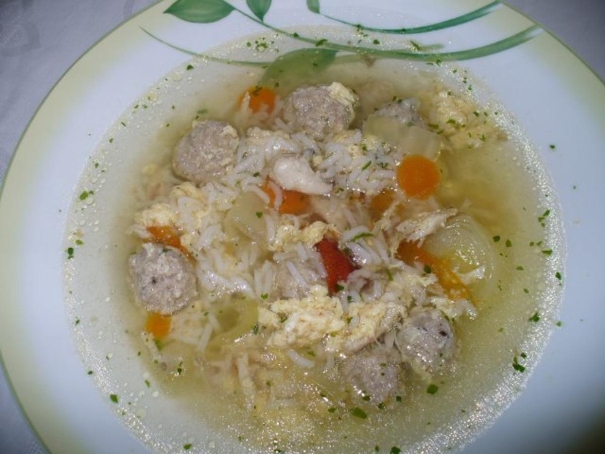 Klare Suppe mit Reis - Rezept mit Bild - kochbar.de