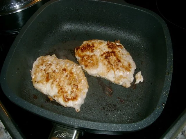 Schweinesteak unter Champignon-Bärlauchhaube mit Rieslingmöhren>> - Rezept - Bild Nr. 5