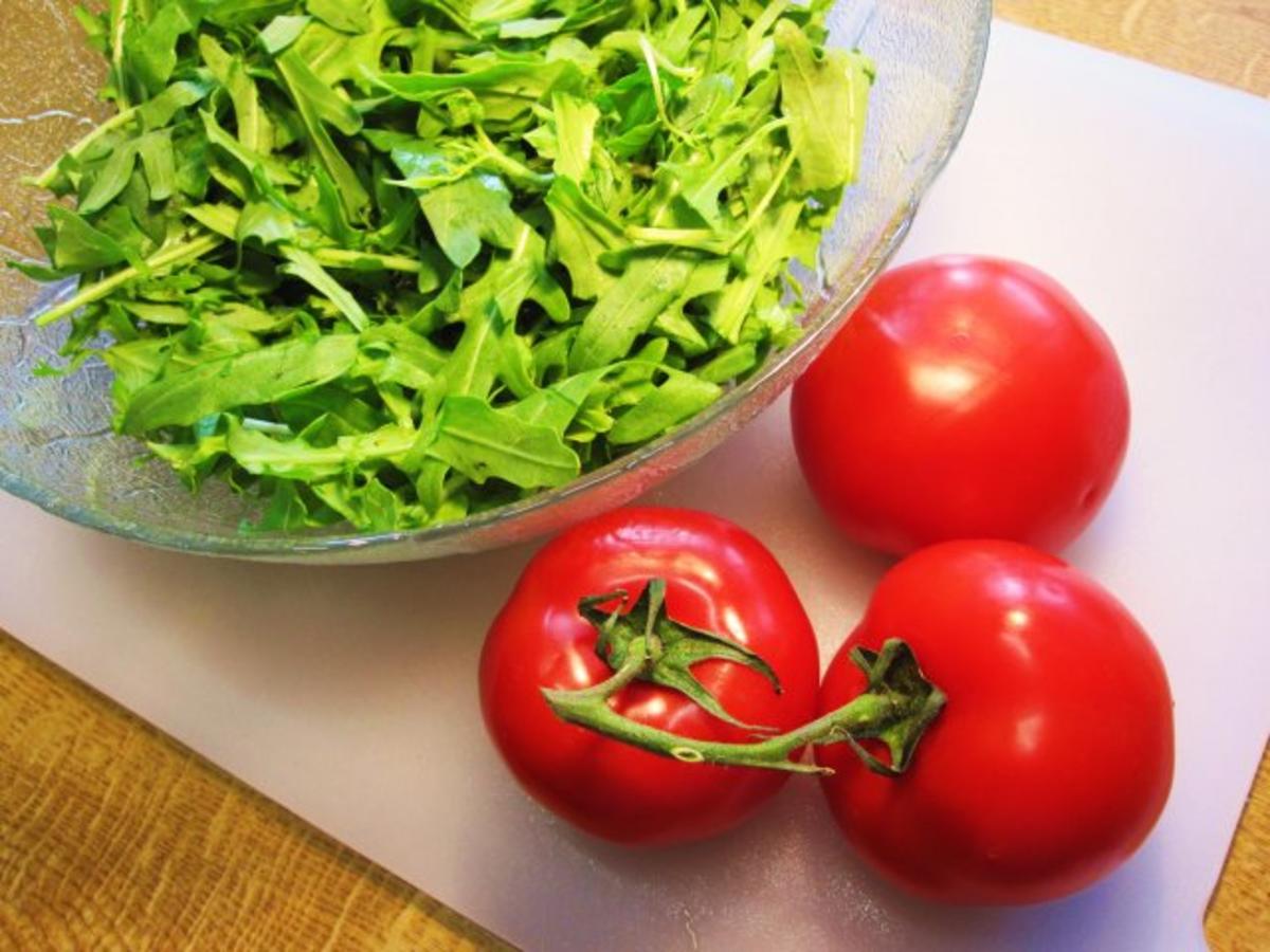 Rucola-Salat mit Tomaten und Ei - Rezept - Bild Nr. 3