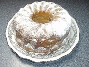 Stachelbeer-Marzipan-Guglhupf - Rezept