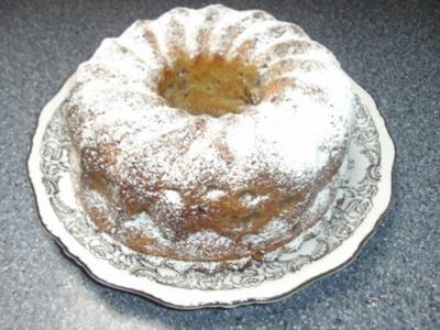 Rezept: Stachelbeer-Marzipan-Guglhupf Stachelbeer-Marzipan-Guglhupf - Rezept