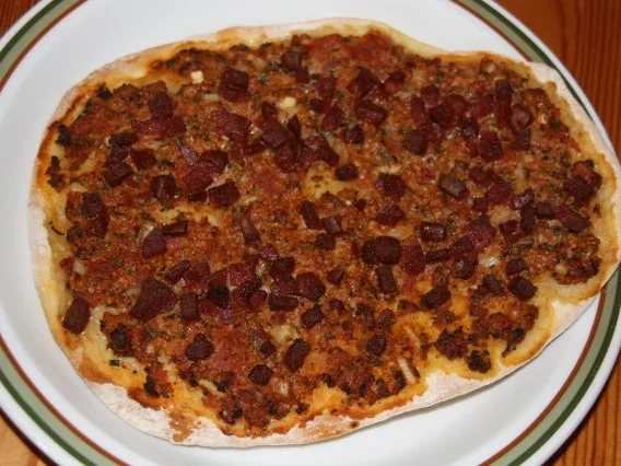 Lahmacun Türkische Pizza (scharf) - Rezept