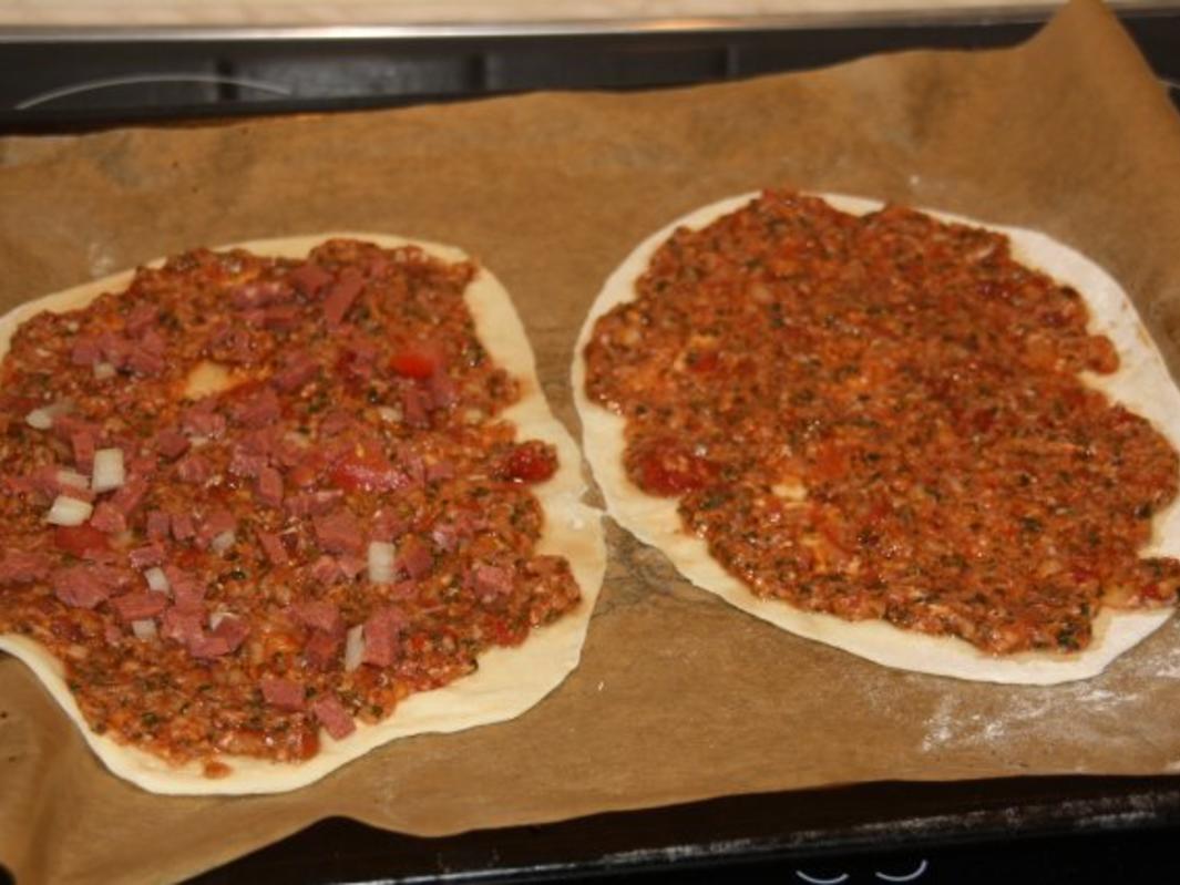 Lahmacun Türkische Pizza scharf - einfach - von Molochai Lahmacun Türkische Pizza scharf - einfach - von Molochai