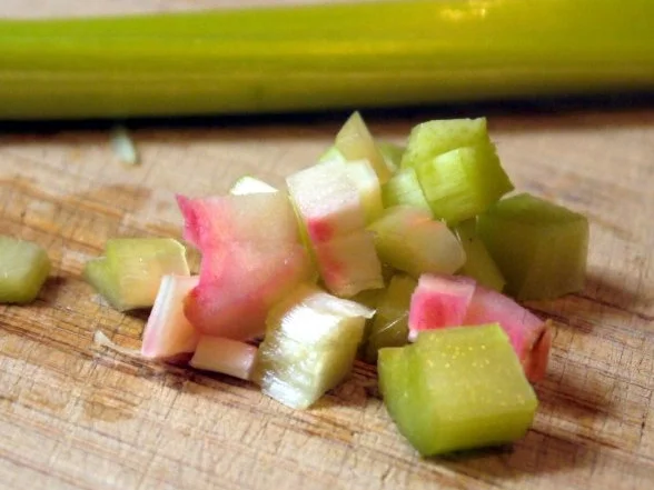 Rhababer-Marzipan-Hörnchen - Rezept - Bild Nr. 2