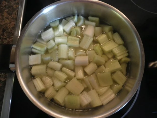 Kleiner Rhabarberkuchen ... - Rezept - Bild Nr. 3