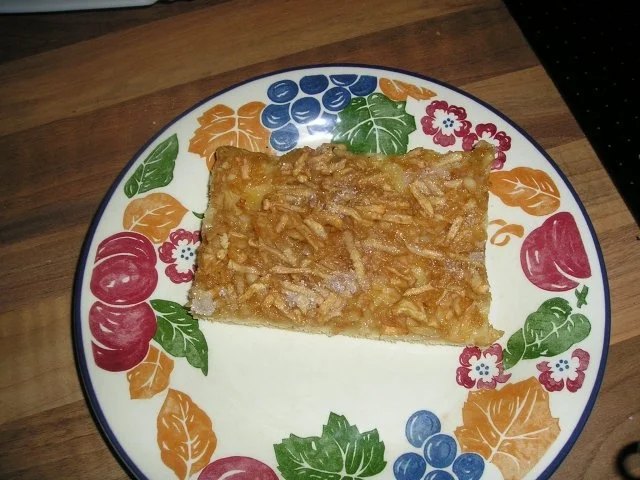 Apfelkuchen nach "Großmutter Art" - Rezept