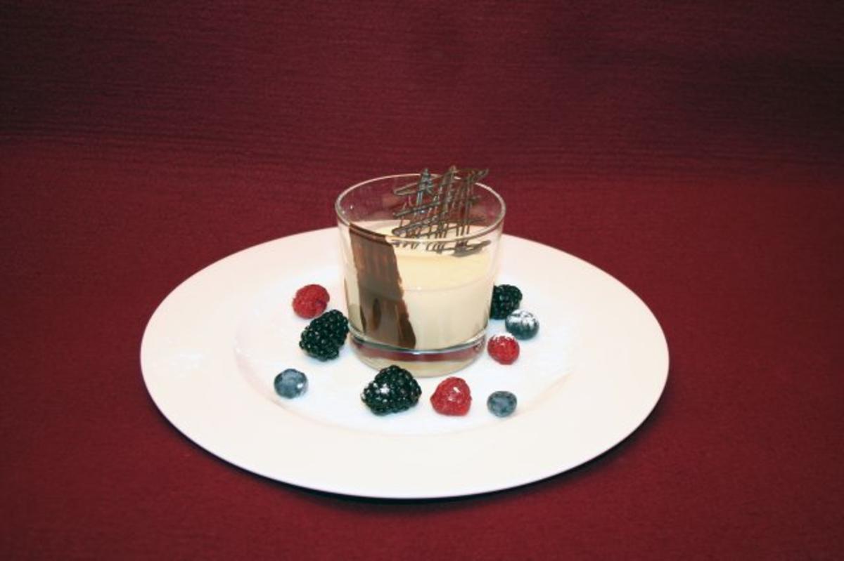 Irisches Crème-Mus mit Waldbeeren - Rezept