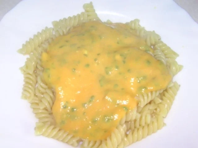 Rezept: Möhren-Bärlauch-Sauce zu Nudeln Möhren-Bärlauch-Sauce zu Nudeln - Rezept