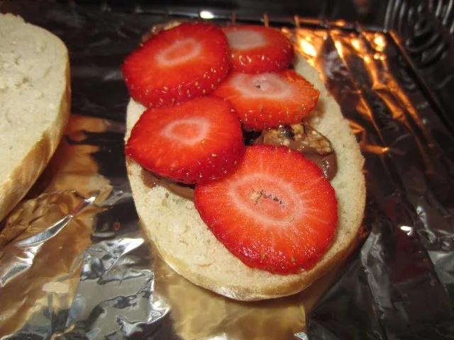 Knusper-Schoko-Erdbeer-Brötchen - Rezept - Bild Nr. 10