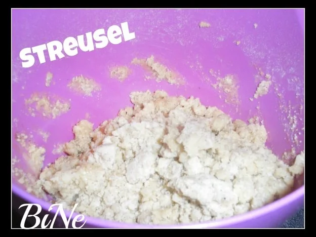Rezept: BiNe` S RHABARBER - STREUSELKUCHEN Bild Nr. 6 BiNe` S RHABARBER - STREUSELKUCHEN - Rezept - Bild Nr. 6