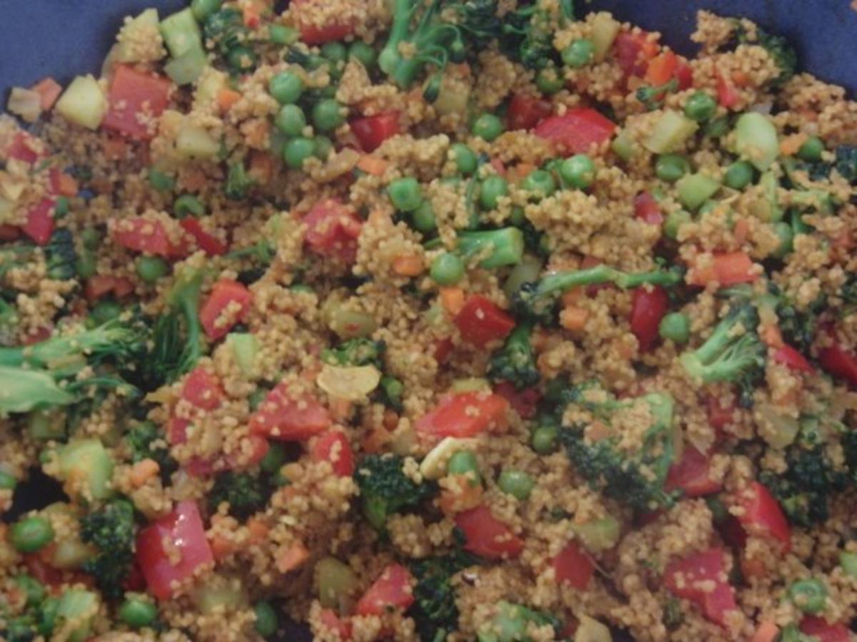 Bilder für Couscous-Gemüse-Pfanne mit Harissa - Rezept