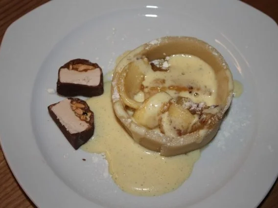 Bratapfel invers mit Vanillesauce - Rezept