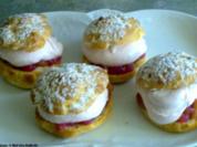 Fruchtige Windbeutel mit Erdbeersahne - Rezept