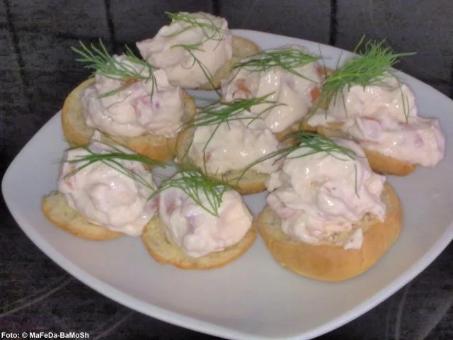 Mini-Windbeutel mit Lachs-Frischkäse-Creme - Rezept - Bild Nr. 4
