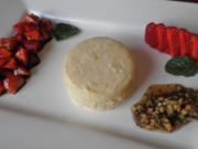 Rhabarberparfait mit Balsamico - Erdbeeren und süßem Pesto - Rezept