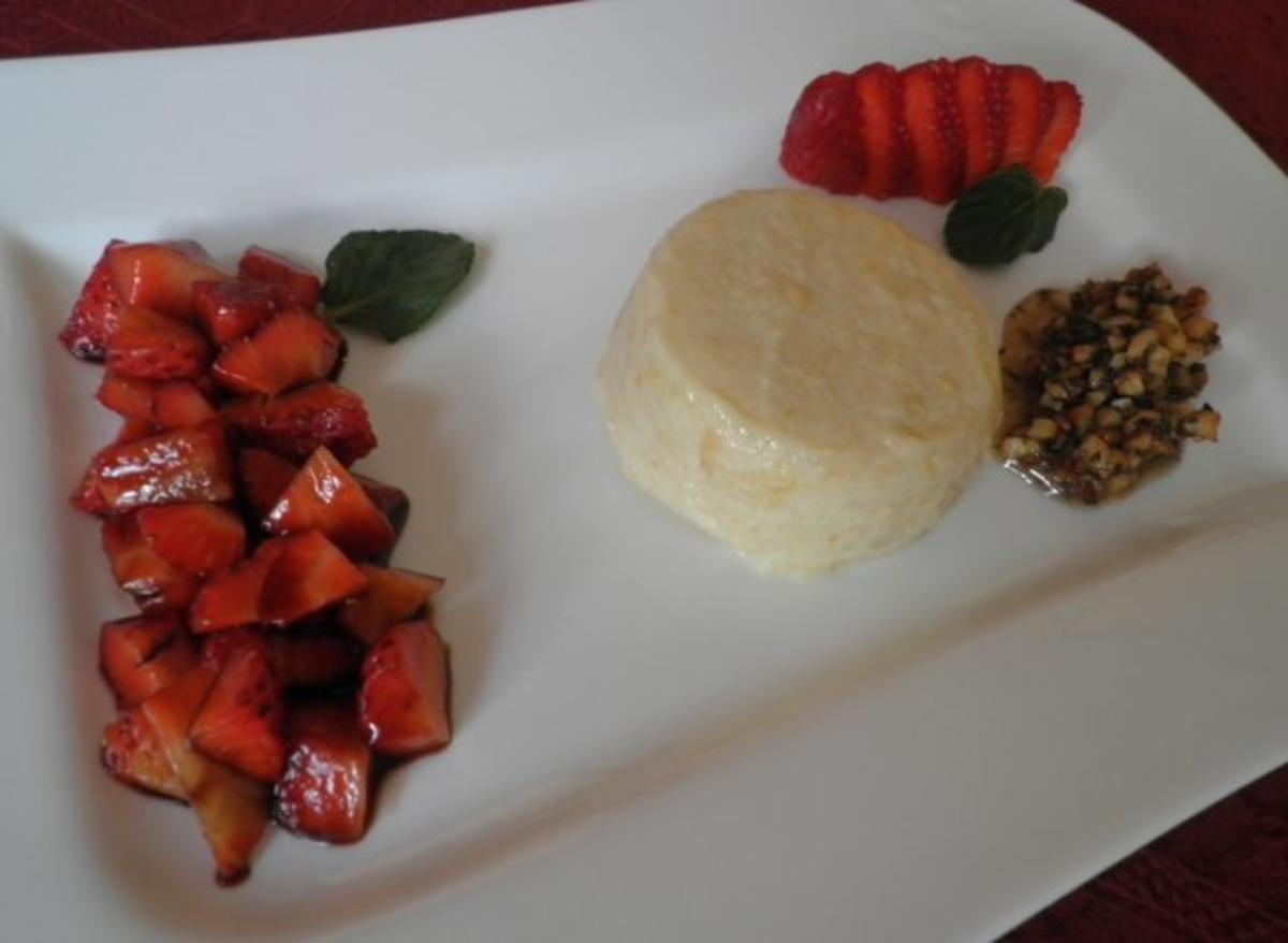 Rhabarberparfait mit Balsamico - Erdbeeren und süßem Pesto - Rezept - Bild Nr. 2