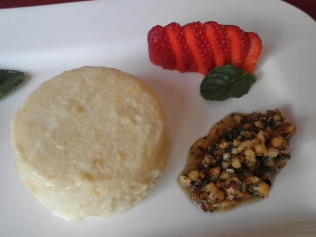 Rezept: Rhabarberparfait mit Balsamico - Erdbeeren und süßem Pesto Bild Nr. 4 Rhabarberparfait mit Balsamico - Erdbeeren und süßem Pesto - Rezept - Bild Nr. 4