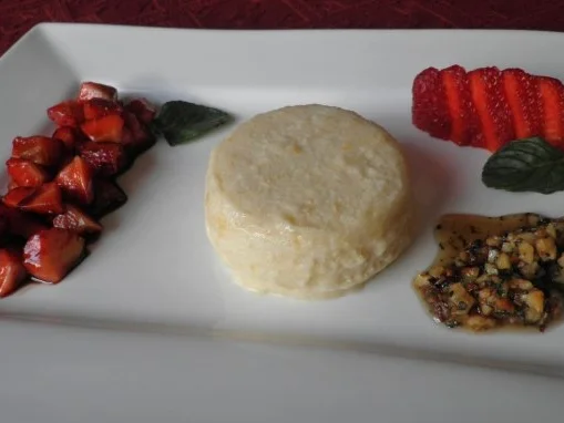 Rezept: Rhabarberparfait mit Balsamico - Erdbeeren und süßem Pesto Bild Nr. 12 Rhabarberparfait mit Balsamico - Erdbeeren und süßem Pesto - Rezept - Bild Nr. 12