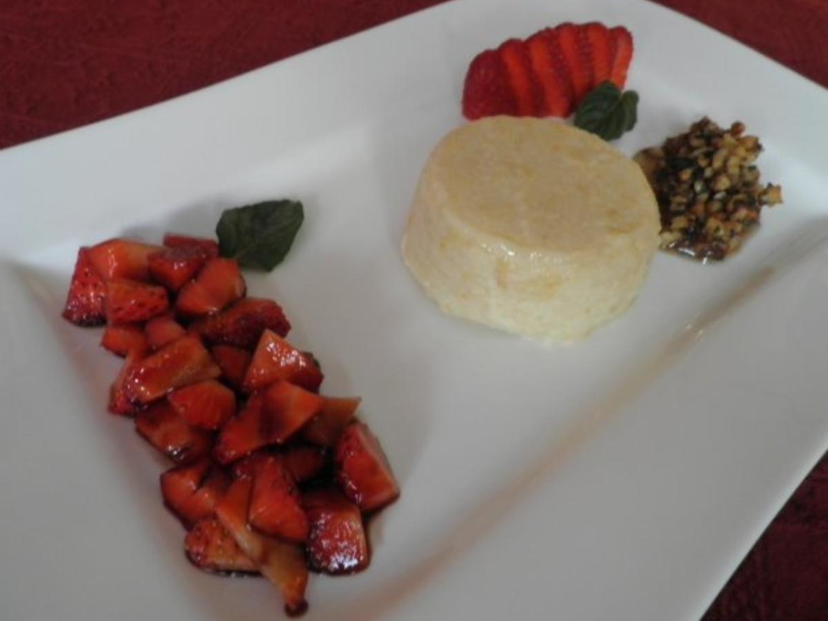 Rhabarberparfait mit Balsamico Erdbeeren und süßem Pesto - einfach ...