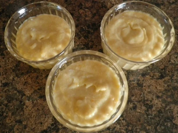 Rezept: Rhabarberparfait mit Balsamico - Erdbeeren und süßem Pesto Bild Nr. 10 Rhabarberparfait mit Balsamico - Erdbeeren und süßem Pesto - Rezept - Bild Nr. 10