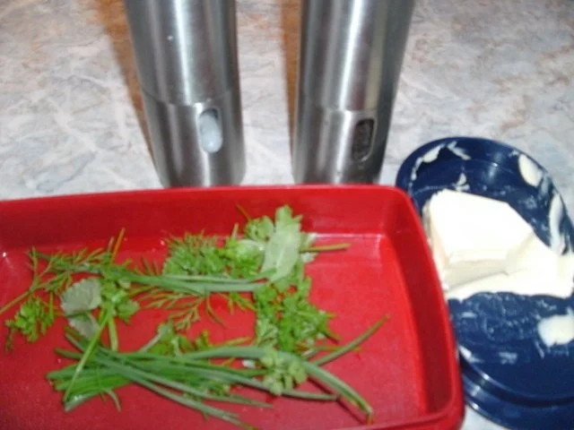 Kräuter-Knobi-Butter - Rezept