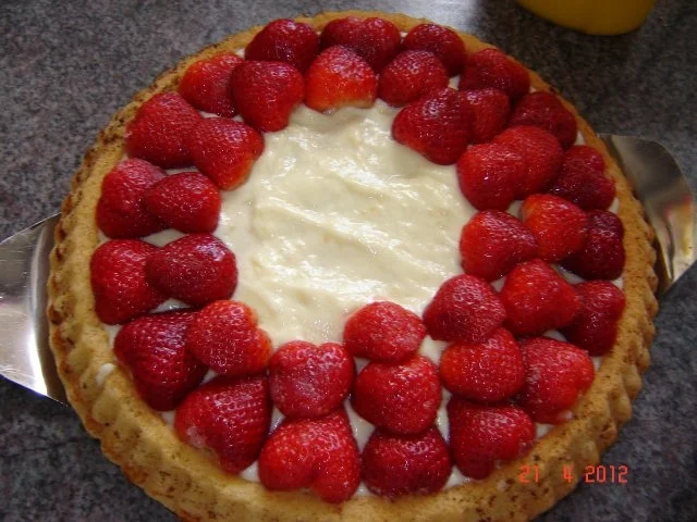 Rezept: Kuchen & Torten : Erdbeerkuchen Bild Nr. 8 Kuchen & Torten : Erdbeerkuchen - Rezept - Bild Nr. 8