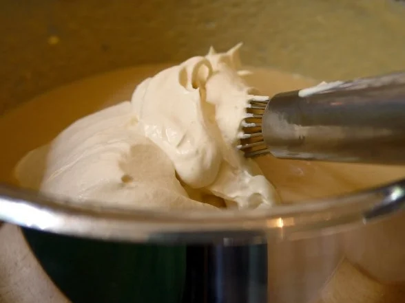 Rezept: Rhabarber-Quark-Mousse Bild Nr. 7 Rhabarber-Quark-Mousse - Rezept - Bild Nr. 7