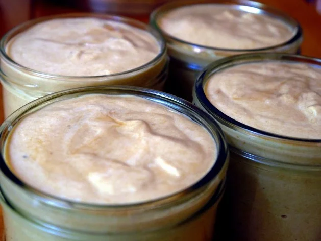 Rezept: Rhabarber-Quark-Mousse Bild Nr. 10 Rhabarber-Quark-Mousse - Rezept - Bild Nr. 10