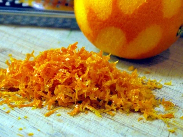 Lachs mit Tagliatelle, Orangen-Thymian-Sauce und grünem Spargel - Rezept - Bild Nr. 3