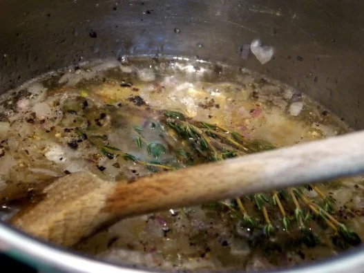 Lachs mit Tagliatelle, Orangen-Thymian-Sauce und grünem Spargel - Rezept - Bild Nr. 6