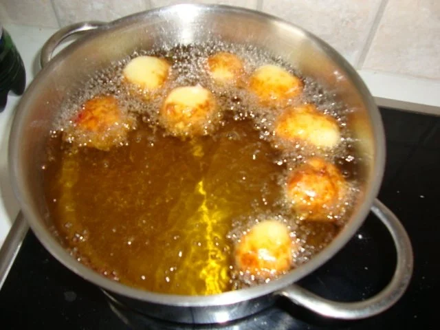 Rezept: Erdäpfel-Preiselbeer-Krapferl Erdäpfel-Preiselbeer-Krapferl - Rezept