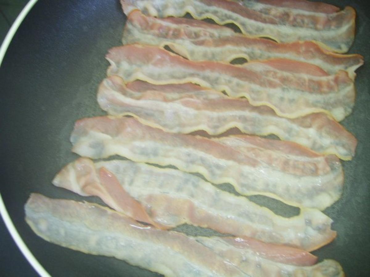 Deftiges Frühstück: Rührei mit Bacon - Rezept - Bild Nr. 2