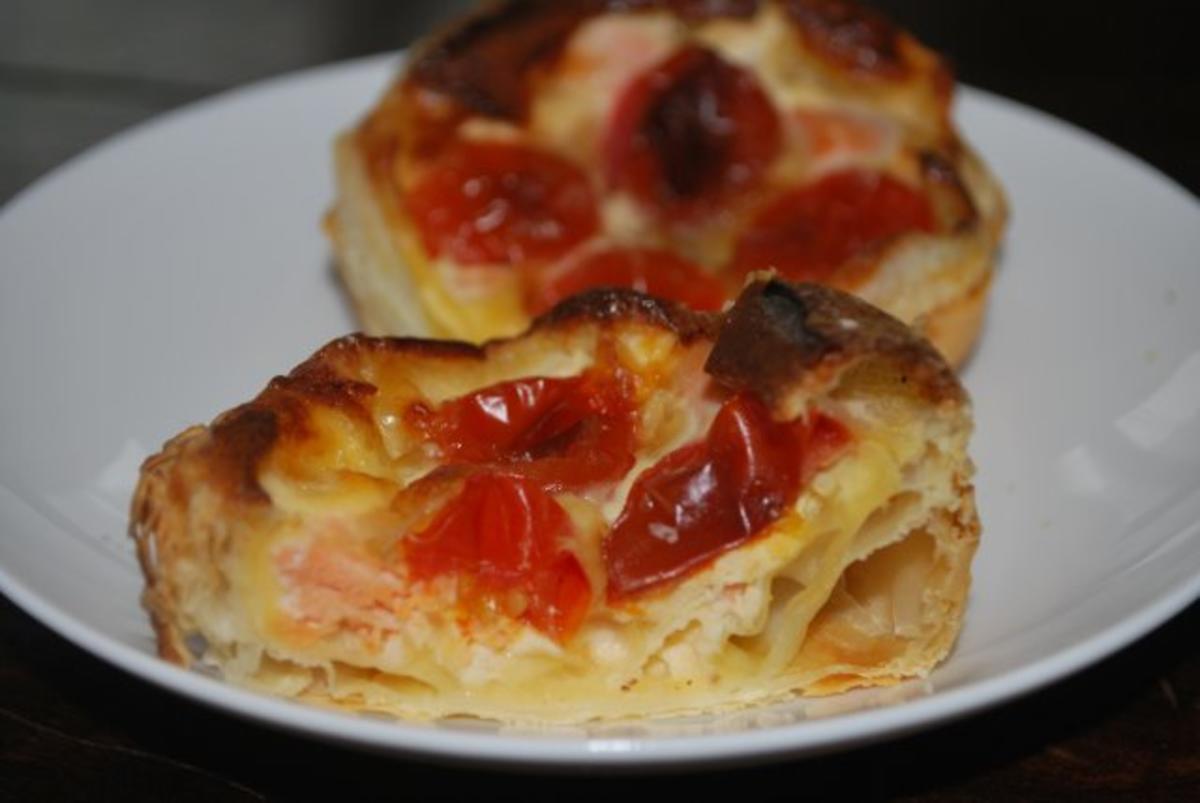 Bilder für Mini-Lachs-Mozzarella-Quiches Rezept