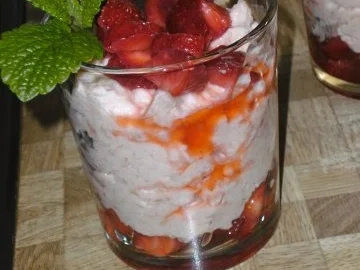 Rhabarbercreme mit marinierten Erdbeeren - Rezept - Bild Nr. 17