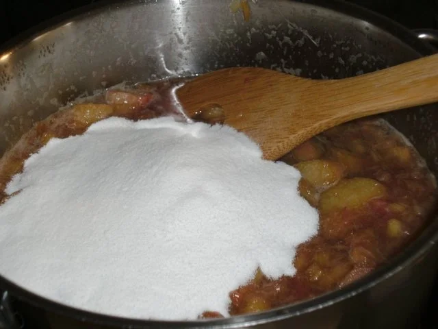 Rhabarbercreme mit marinierten Erdbeeren - Rezept - Bild Nr. 8