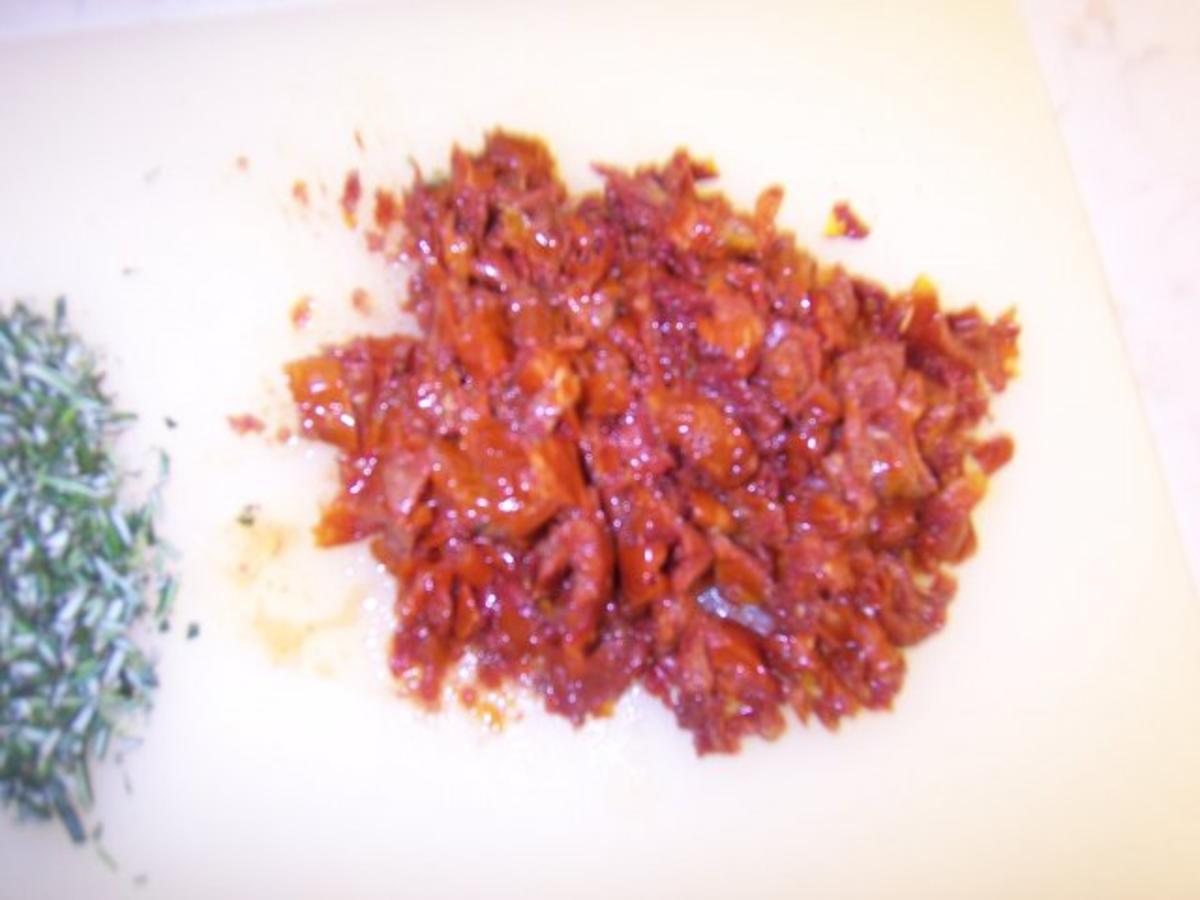 Tomaten-Käseschnecken im Blätterteigmantel - Rezept - Bild Nr. 2