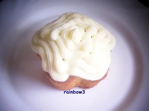 Rezept: Backen: Orangige Buttermilch-Cupcakes Backen: Orangige Buttermilch-Cupcakes - Rezept