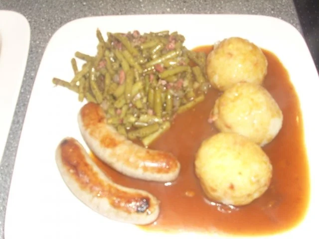 Rezept: Beilagen: Schnelle Speckklöße Beilagen: Schnelle Speckklöße - Rezept