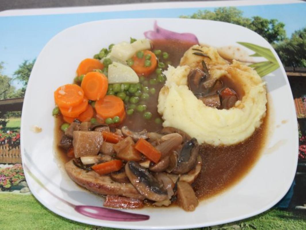 Gemüseteller mit Schweinshuft und Kartoffelstock - einfach - 64 kcal/100g