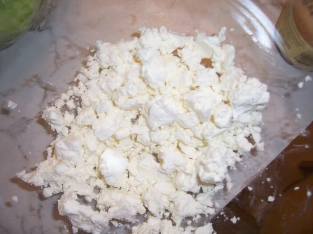 Rezept: Schweinefilet überbacken mit Dijon Senf und Parmesan, dazu Oliven-Schafskäsesalat Bild Nr. 3 Schweinefilet überbacken mit Dijon Senf und Parmesan, dazu Oliven-Schafskäsesalat - Rezept - Bild Nr. 3