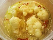 Rezept: Blumenkohlsalat sรผร-sauer Blumenkohlsalat sรผร-sauer - Rezept