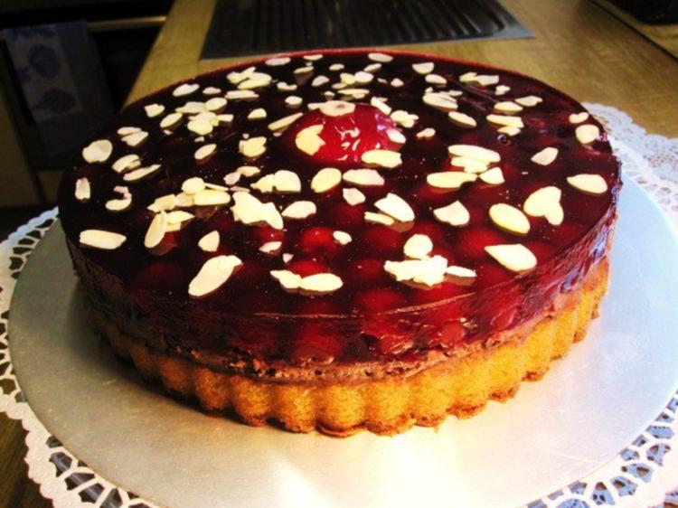 Kirschtorte mit Schokoladen Sahne - schnell & einfach - von mimi Kirschtorte mit Schokoladen Sahne - schnell & einfach - von mimi