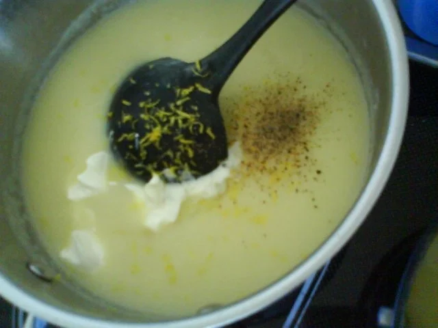 Rezept: Zitronig frische Spargelcremesuppe Bild Nr. 7 Zitronig frische Spargelcremesuppe - Rezept - Bild Nr. 7