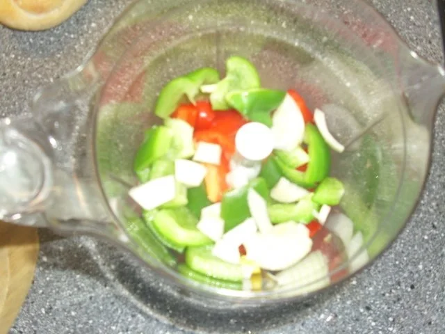 Paprika-Thunfisch-Paste im Brötchen überbacken - Rezept - Bild Nr. 3