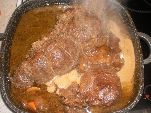 Rezept: Gefüllter Rinderbraten mit Holunderrotkohl Bild Nr. 9 Gefüllter Rinderbraten mit Holunderrotkohl - Rezept - Bild Nr. 9