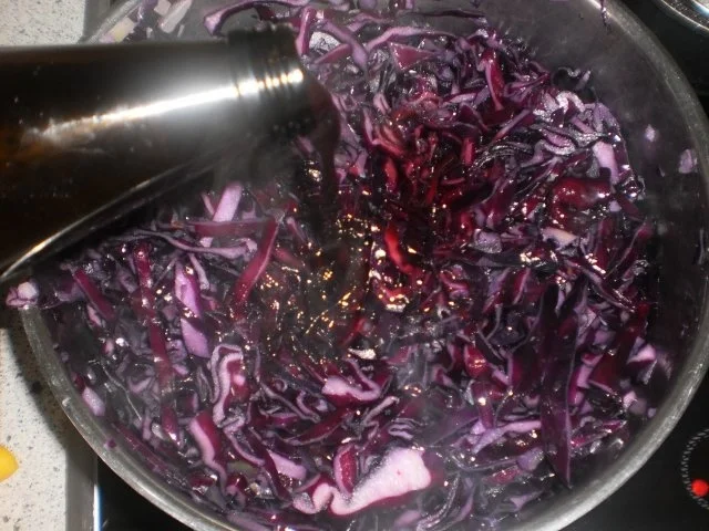 Rezept: Gefüllter Rinderbraten mit Holunderrotkohl Bild Nr. 15 Gefüllter Rinderbraten mit Holunderrotkohl - Rezept - Bild Nr. 15