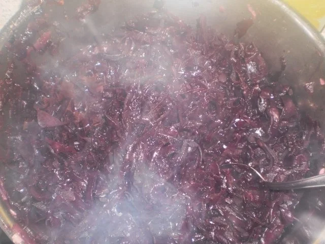 Rezept: Gefüllter Rinderbraten mit Holunderrotkohl Bild Nr. 19 Gefüllter Rinderbraten mit Holunderrotkohl - Rezept - Bild Nr. 19