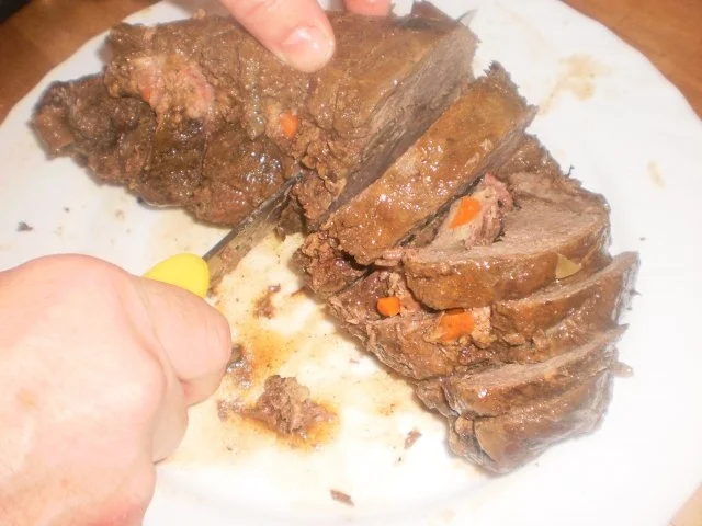 Rezept: Gefüllter Rinderbraten mit Holunderrotkohl Bild Nr. 20 Gefüllter Rinderbraten mit Holunderrotkohl - Rezept - Bild Nr. 20