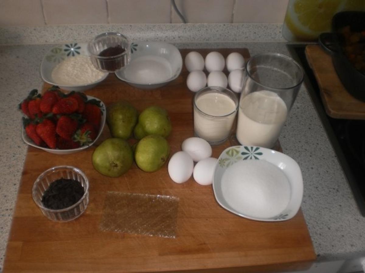 Bayrisch-Creme-Torte mit Erdbeeren und Birnen - Rezept - Bild Nr. 2